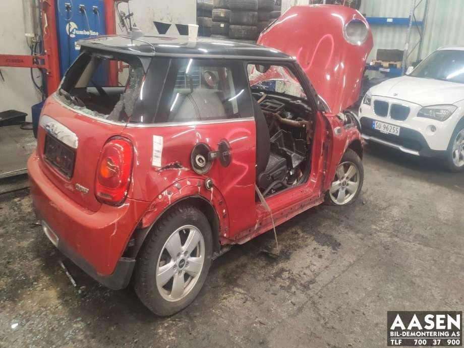 Mini One/Cooper 2014-->> (F54-57) (F54-57), Motorkode: B38A15A, Girkassekode: 23 00 8 689 428