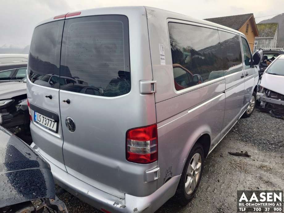VW Transporter / Caravelle 2009-2015 (Fase 2) (T5) (T5), Motorkode: 03L 100 032 M, Girkassekode: LRS