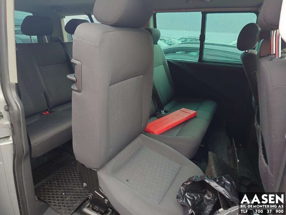 VW Transporter / Caravelle 2009-2015 (Fase 2) (T5) (T5), Motorkode: 03L 100 032 M, Girkassekode: LRS
