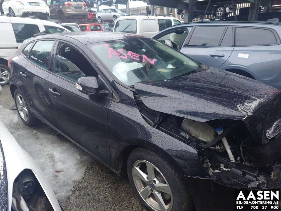 Volvo V40 2012-2019 , Motorkode: D4162T, Girkassekode: 1285228