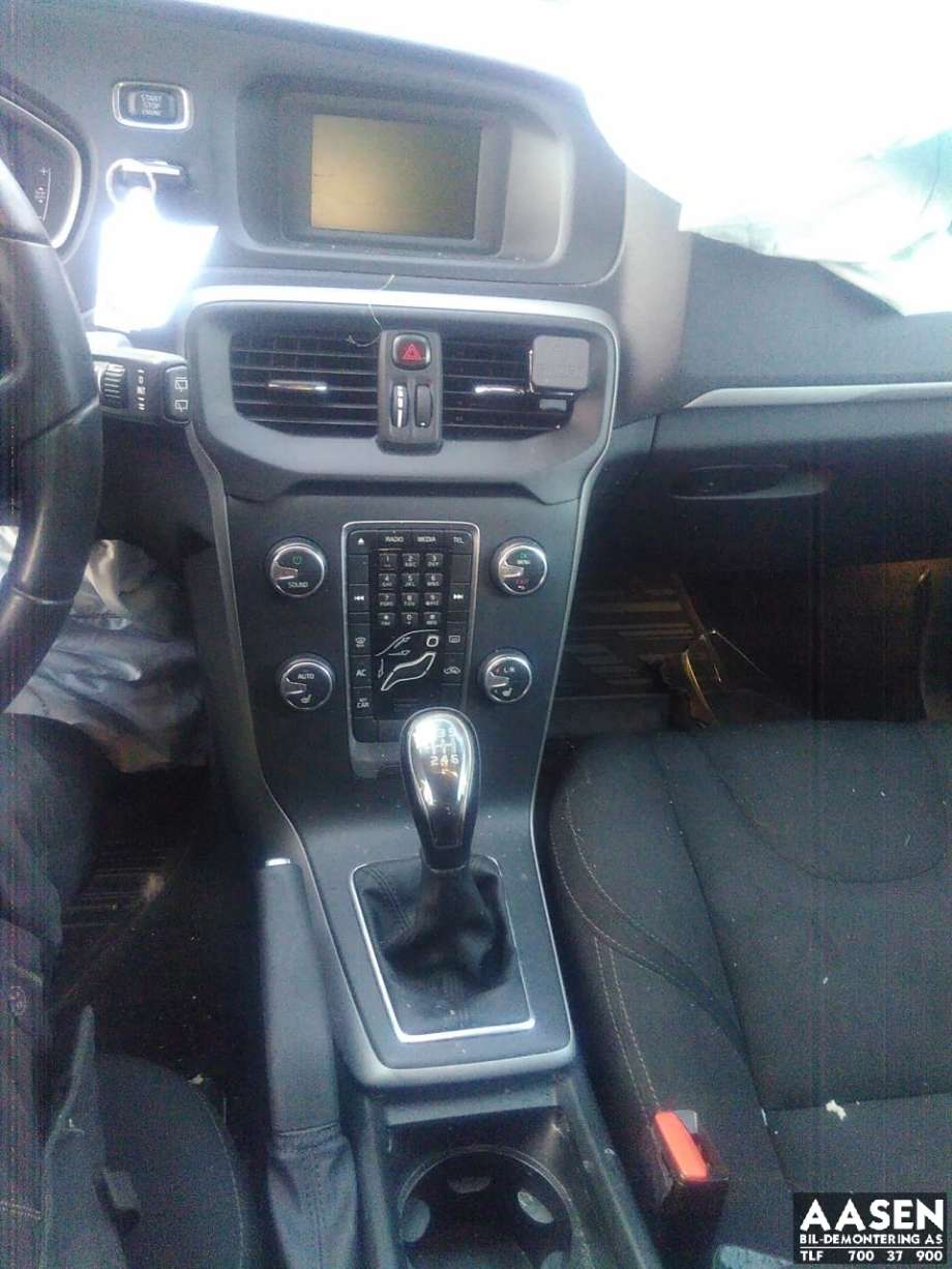 Volvo V40 2012-2019 , Motorkode: D4162T, Girkassekode: 1285228