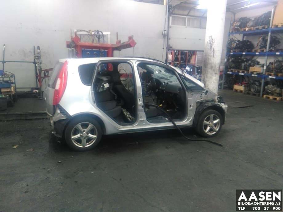Mitsubishi Colt 2004-2008 (Type VII, Fase 1) , Motorkode: 135930, Girkassekode: 