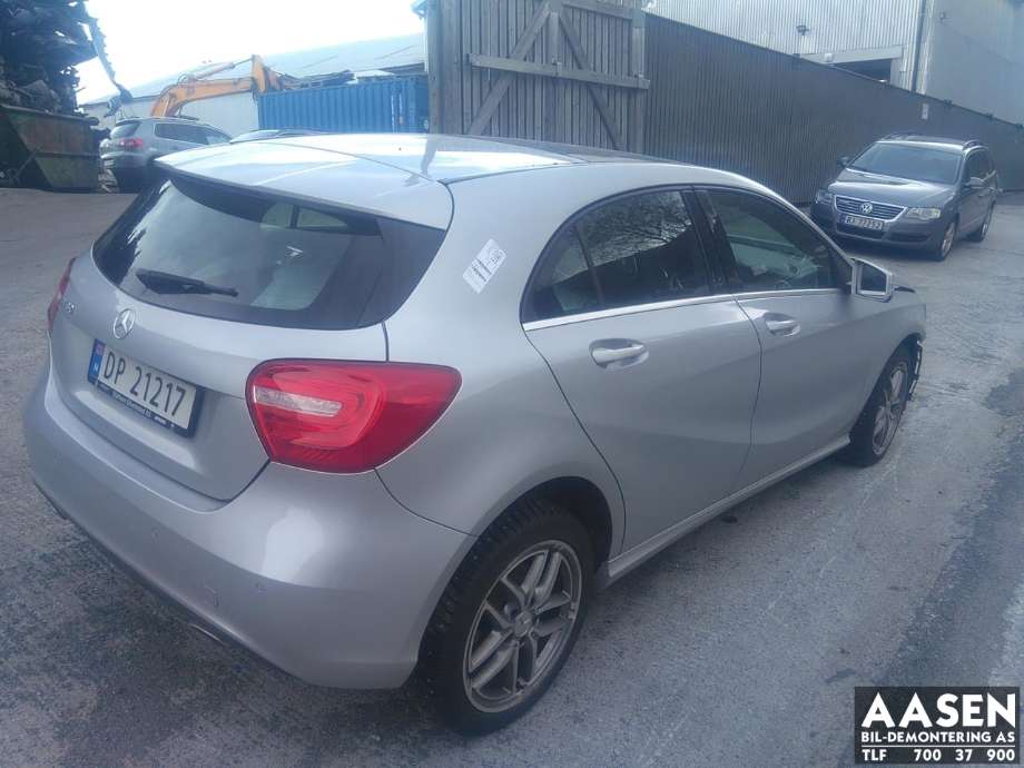 Mercedes A-Klasse 2012-2018 (W176) (W176), Motorkode: 270910, Girkassekode: 