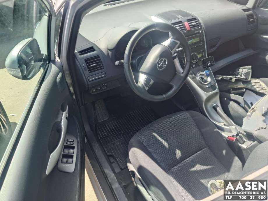 Toyota Auris 2010-2012 (Type I, Fase 2) , Motorkode: 2ZR-FXE, Girkassekode: 