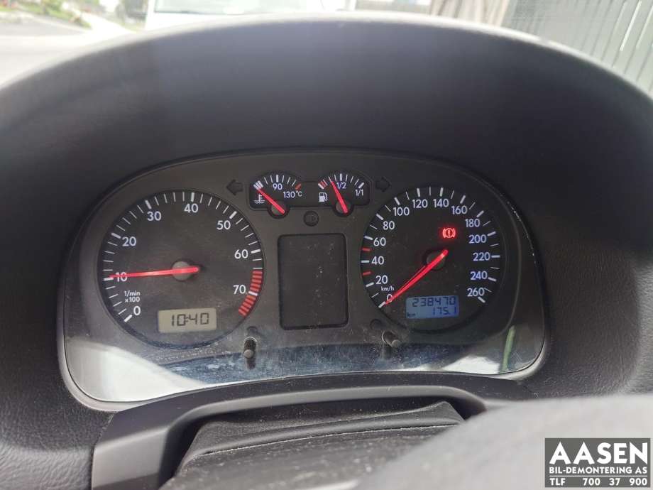VW Golf IV 1998-2003 , Motorkode: AKL, Girkassekode: DUU