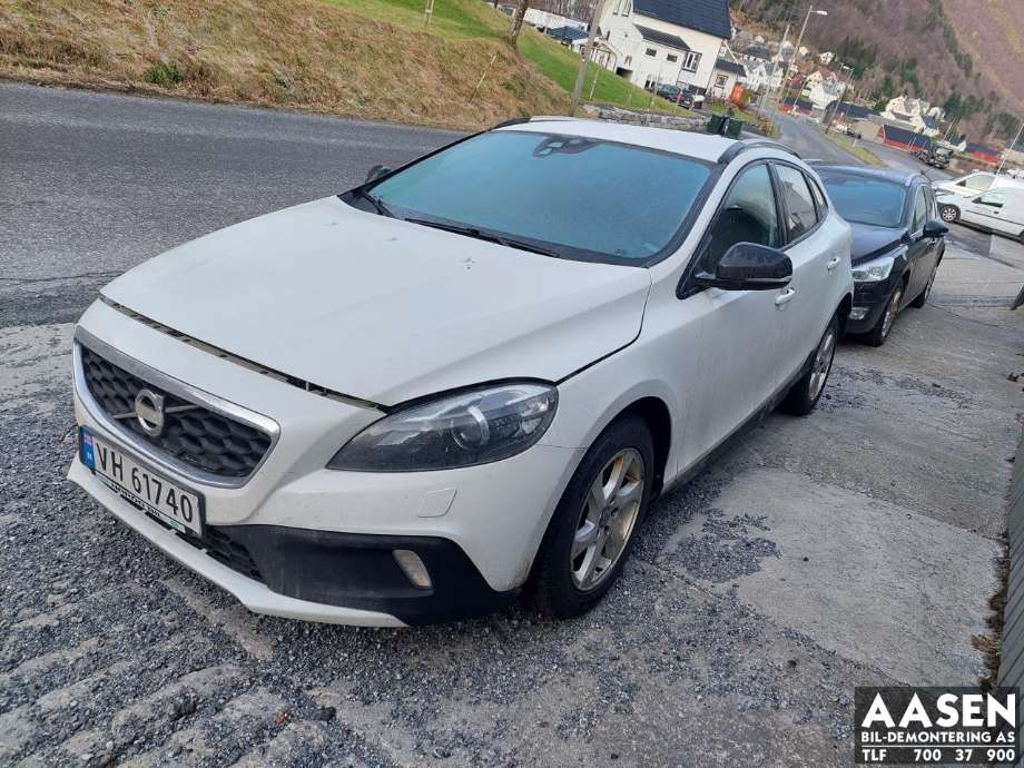 Volvo V40 2012-2019 , Motorkode: D4162T, Girkassekode: 1285227