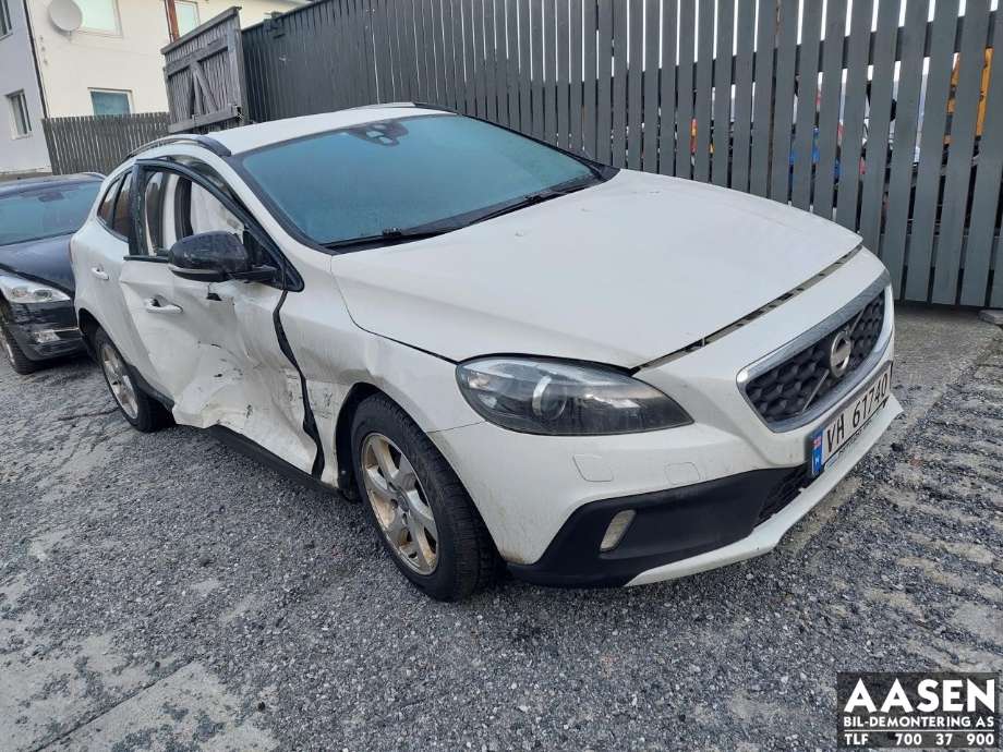 Volvo V40 2012-2019 , Motorkode: D4162T, Girkassekode: 1285227