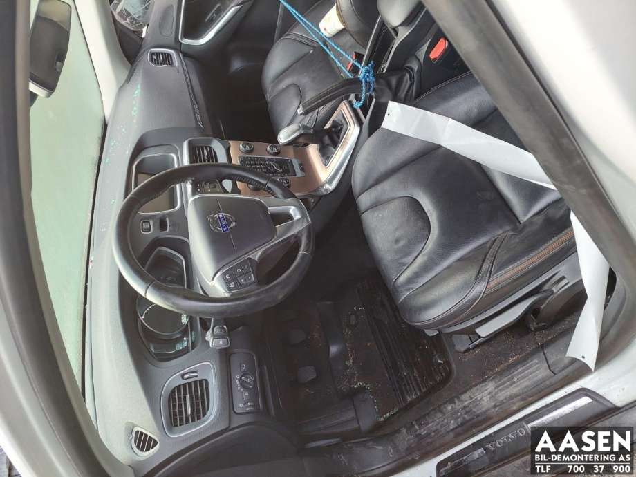 Volvo V40 2012-2019 , Motorkode: D4162T, Girkassekode: 1285227