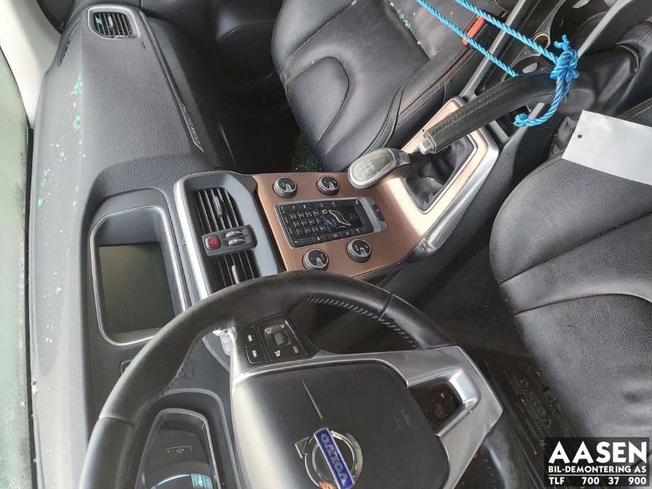 Volvo V40 2012-2019 , Motorkode: D4162T, Girkassekode: 1285227