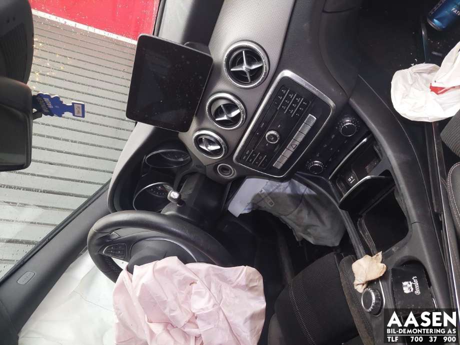 Mercedes CLA 2013-2019 (C117) (C117), Motorkode: 270910, Girkassekode: A 246 370 36 02