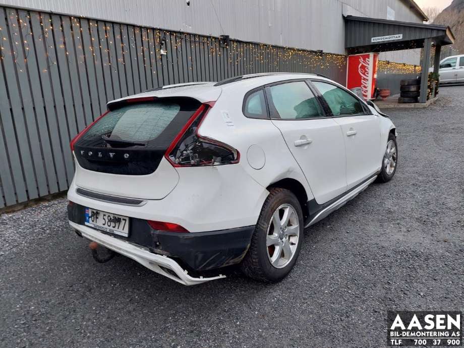 Volvo V40 2012-2019 , Motorkode: 6906334, Girkassekode: 1285217