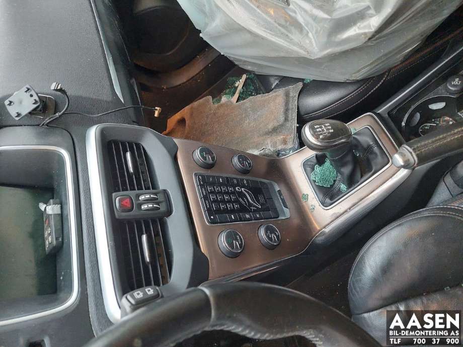 Volvo V40 2012-2019 , Motorkode: 6906334, Girkassekode: 1285217