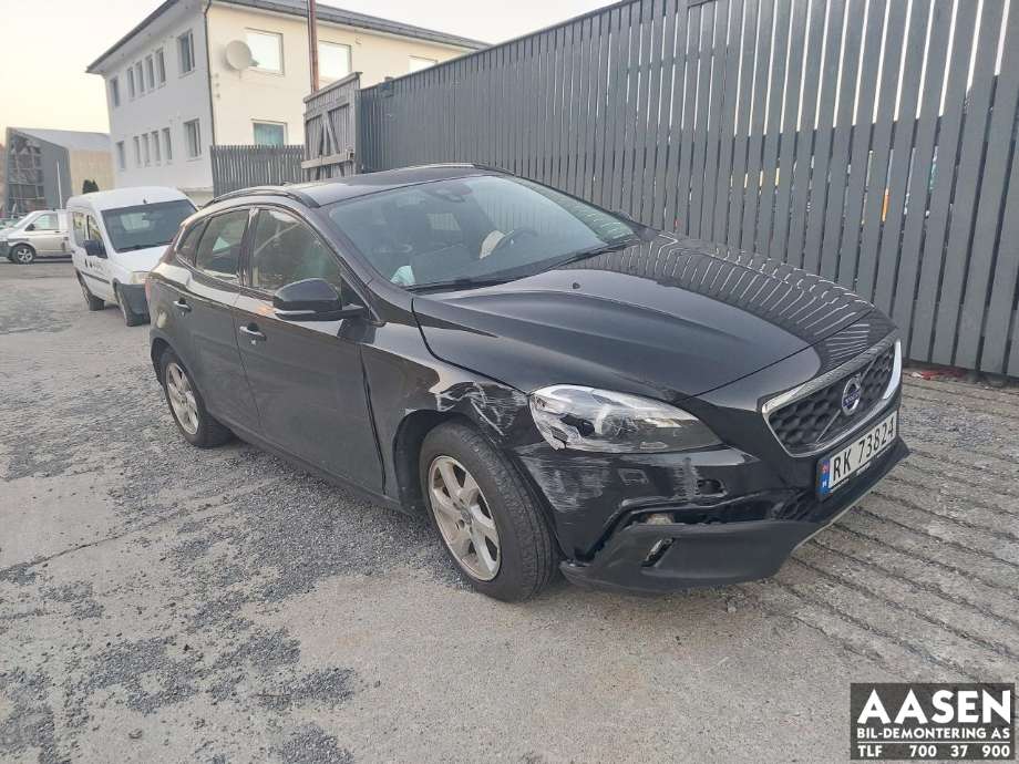 Volvo V40 2012-2019 , Motorkode: EM57, Girkassekode: 