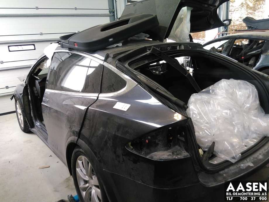 Tesla Model X, 2016->>  delebil , Motorkode: L2S