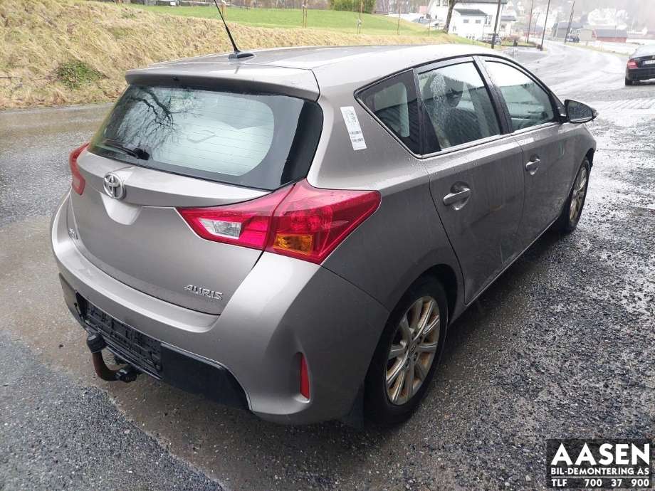 Toyota Auris 2013-2015 (Type II, Fase 1) , Motorkode: 1ND-TV, Girkassekode: 