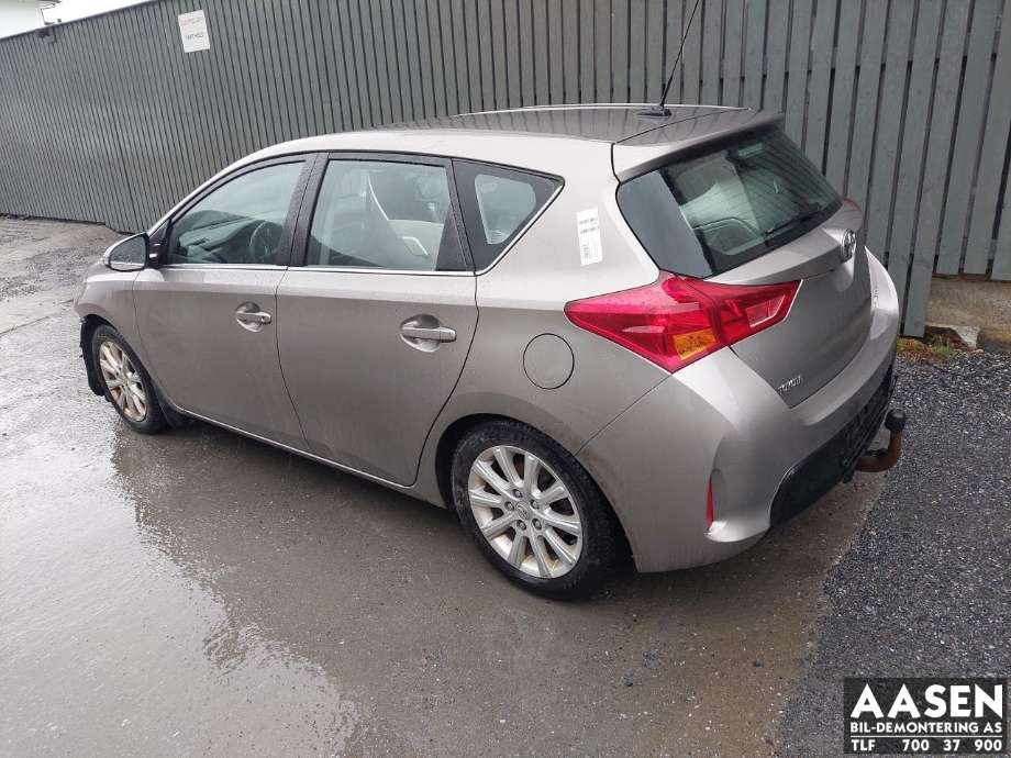 Toyota Auris 2013-2015 (Type II, Fase 1) , Motorkode: 1ND-TV, Girkassekode: 