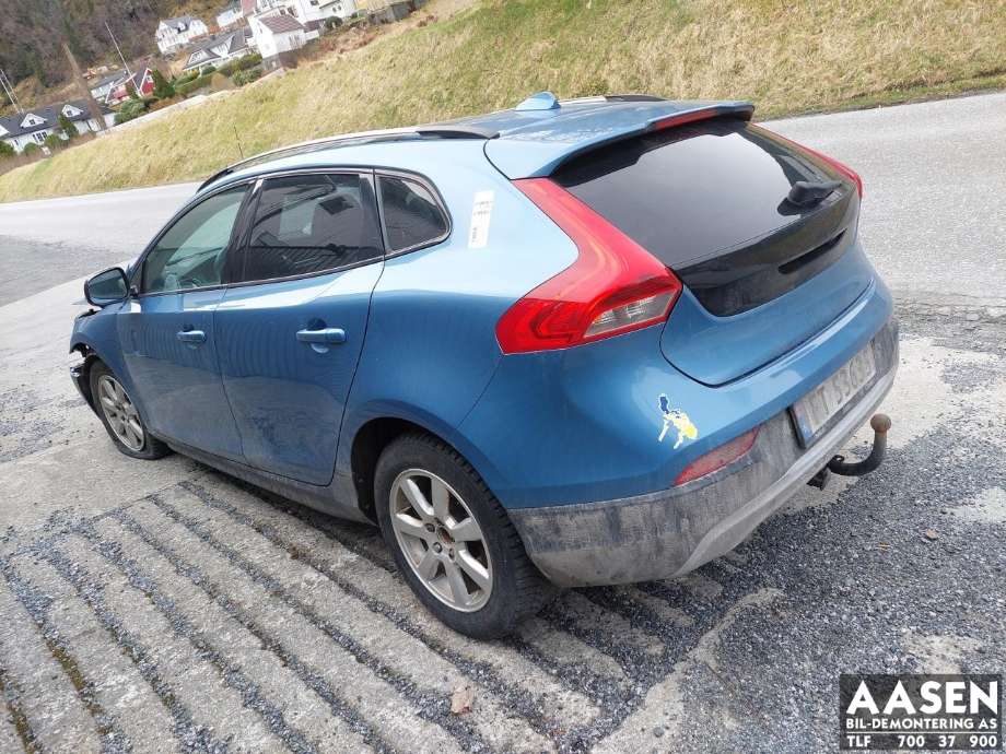 Volvo V40 2012-2019 , Motorkode: D4162T, Girkassekode: 1285041