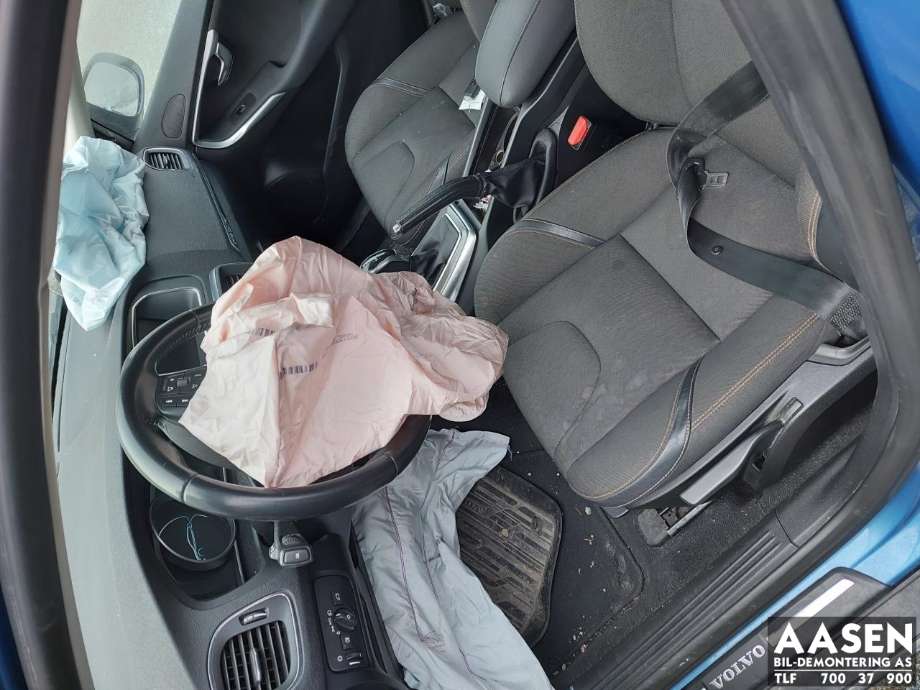 Volvo V40 2012-2019 , Motorkode: D4162T, Girkassekode: 1285041