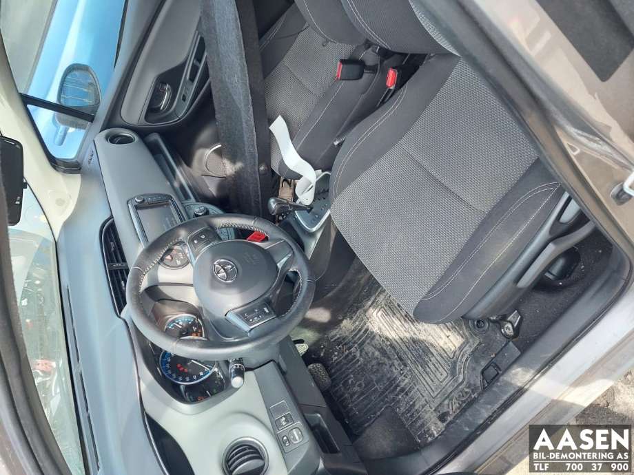 Toyota Yaris 2014-2020 (Type III, Fase 2) delebil , Motorkode: 1NZ-FXE, Girkassekode: 