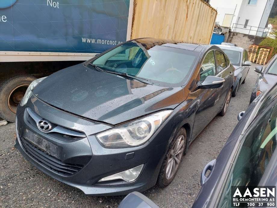 Hyundai i40 2012-2017 , Motorkode: D4FD, Girkassekode: GU55J 010023