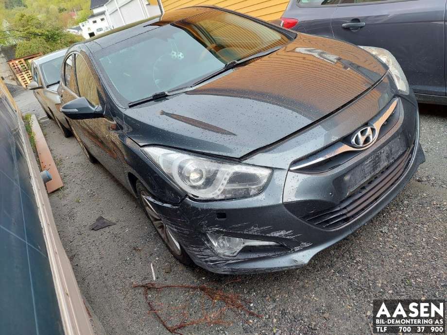 Hyundai i40 2012-2017 , Motorkode: D4FD, Girkassekode: GU55J 010023