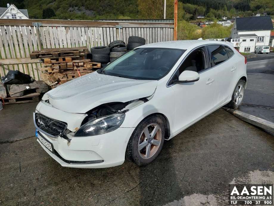 Volvo V40 2012-2019 , Motorkode: D4162T, Girkassekode: 1285041
