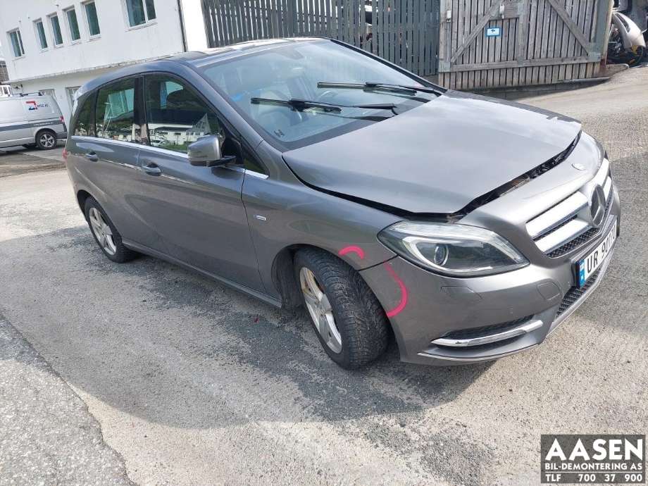 Mercedes B-Klasse 2011-2018 (W246) (W246), Motorkode: M270.910, Girkassekode: 