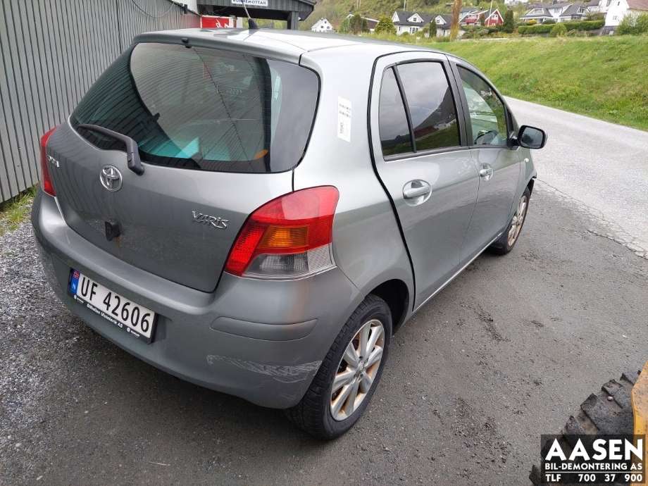Toyota Yaris 2009-2011 (Type II, Fase 2) , Motorkode: 1NR-FE, Girkassekode: 