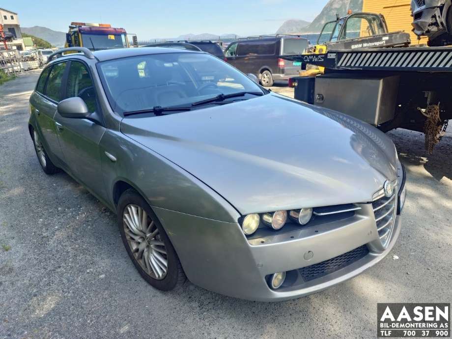 Alfa Romeo 159, 2005-2011  delebil , Motorkode: 939A1000