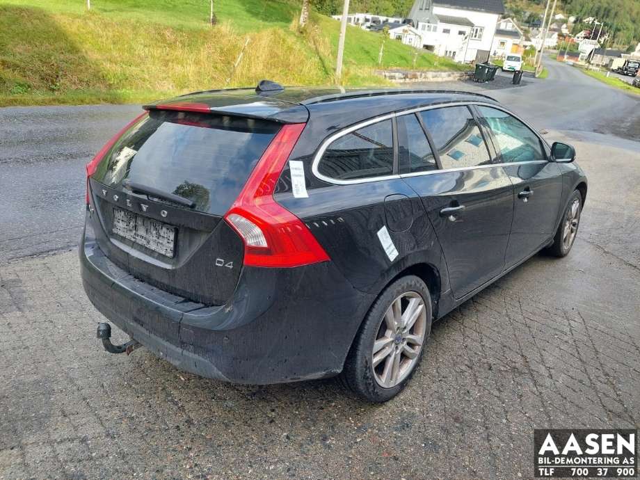 Volvo V60 2010-2013 (Type I, Fase 1) , Motorkode: D5204T3, Girkassekode: 1285121
