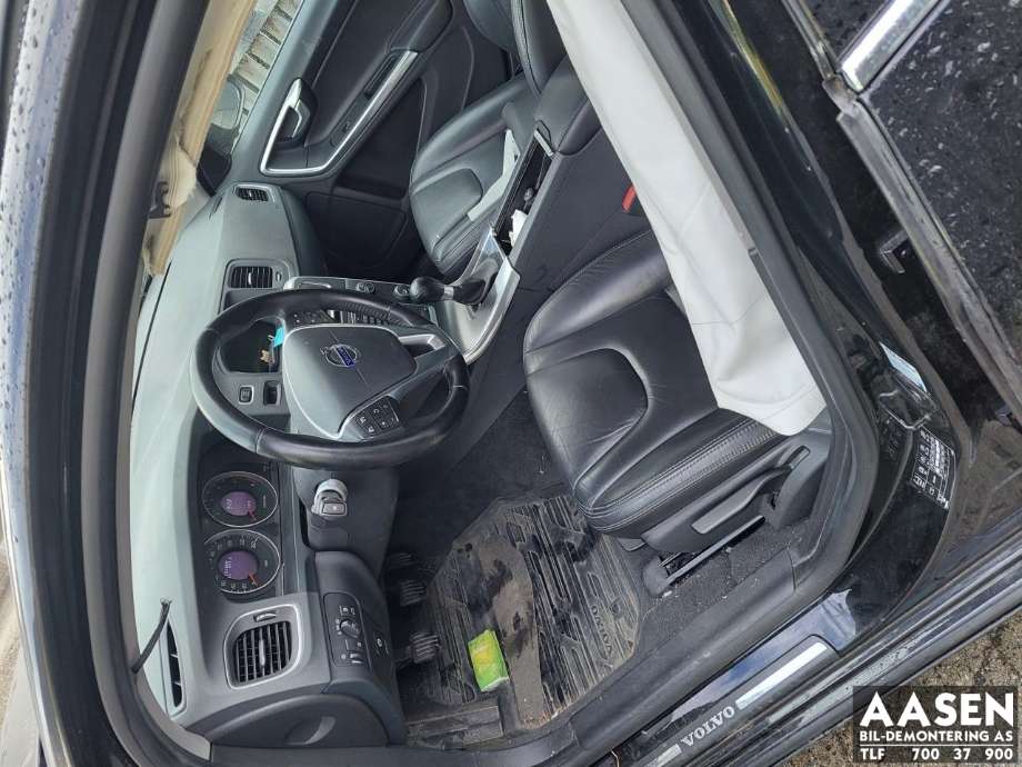 Volvo V60 2010-2013 (Type I, Fase 1) , Motorkode: D5204T3, Girkassekode: 1285121