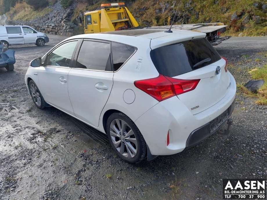 Toyota Auris 2013-2015 (Type II, Fase 1) , Motorkode: 2ZR-FXE, Girkassekode: 
