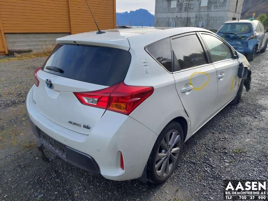 Toyota Auris 2013-2015 (Type II, Fase 1) , Motorkode: 2ZR-FXE, Girkassekode: 