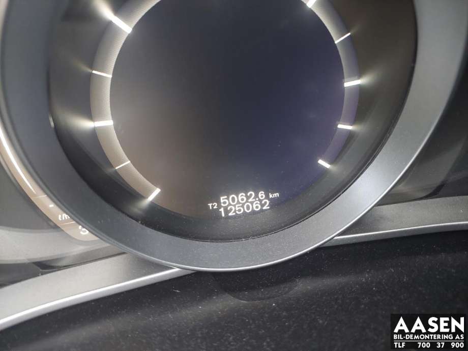 Volvo V40 2012-2019 , Motorkode: D4204T9, Girkassekode: 