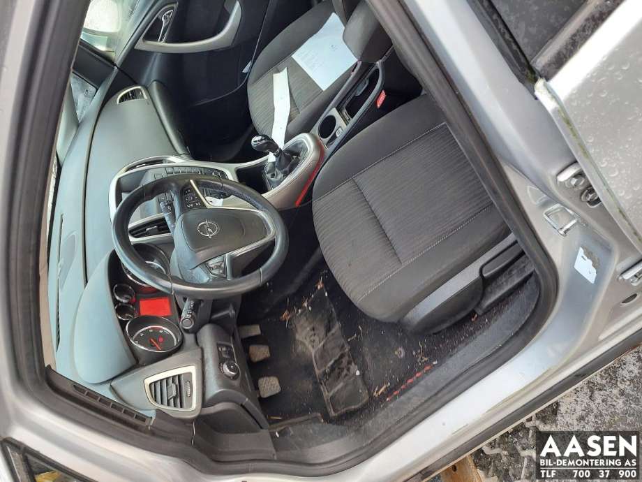 Opel Astra J 2010-2015 , Motorkode: A13DTE, Girkassekode: 