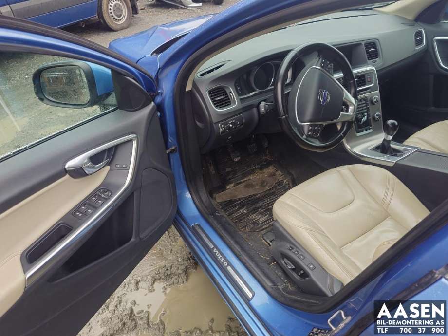 Volvo V60 2010-2013 (Type I, Fase 1) , Motorkode: D5204T7, Girkassekode: 1285121