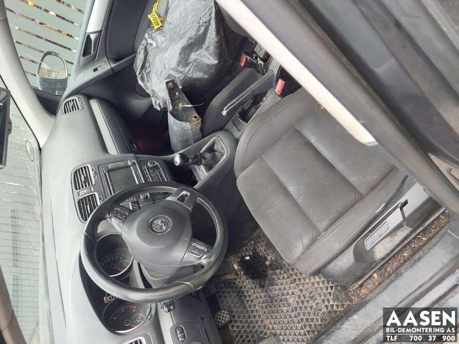 VW Golf VI 2008-2012 , Motorkode: CFFB, Girkassekode: LNM