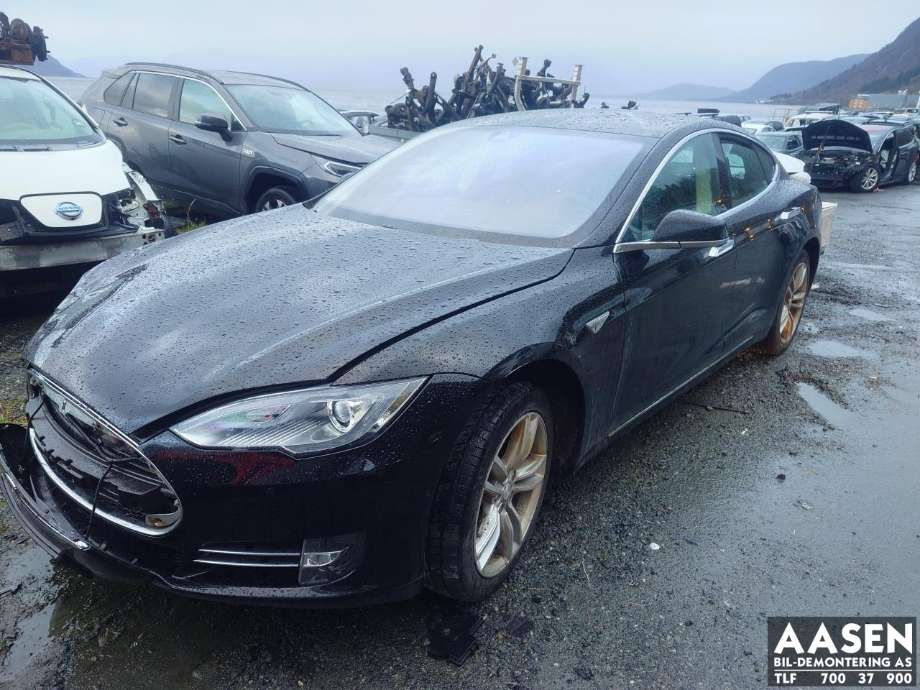 Tesla Model S, 2013-2016 (Fase 1)  delebil , Motorkode: L1S