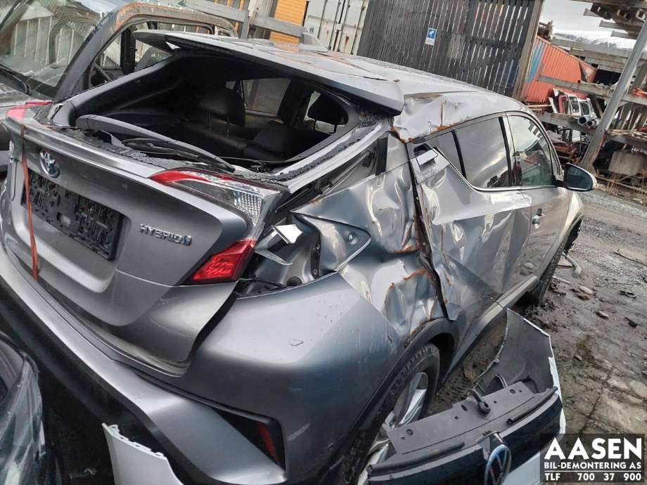 Toyota C-HR 2016-->> delebil , Motorkode: 2ZR-FXE, Girkassekode: 