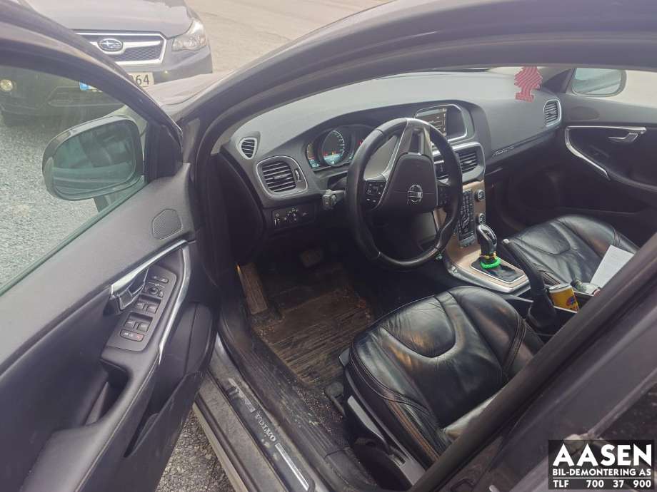 Volvo V40 2012-2019 , Motorkode: D4162T, Girkassekode: 1285041
