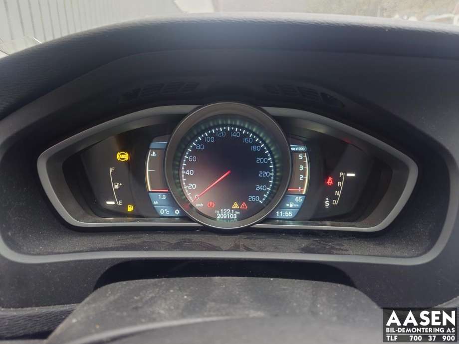 Volvo V40 2012-2019 , Motorkode: D4162T, Girkassekode: 1285041