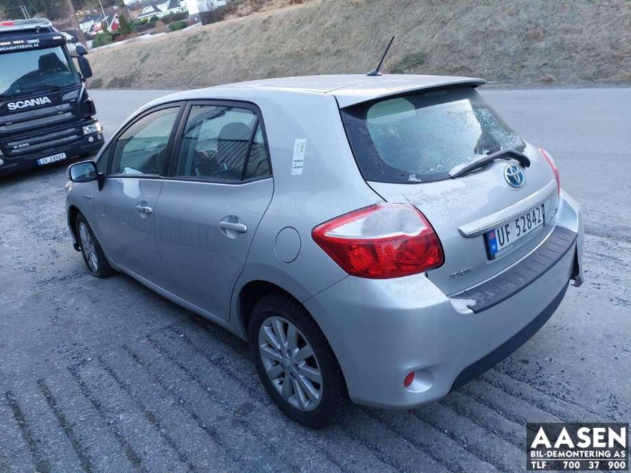 Toyota Auris 2010-2012 (Type I, Fase 2) , Motorkode: 2ZR-FXE, Girkassekode: 