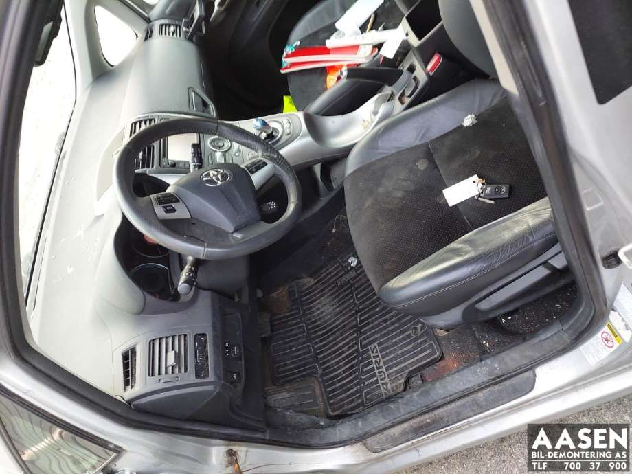 Toyota Auris 2010-2012 (Type I, Fase 2) , Motorkode: 2ZR-FXE, Girkassekode: 
