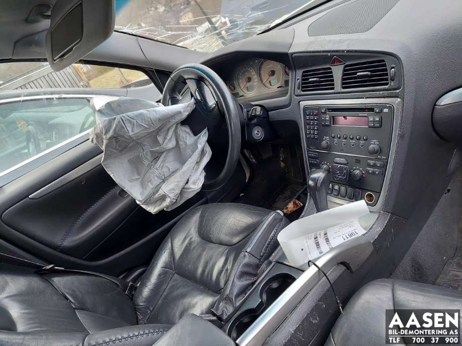 Volvo XC70 2001-2004 (Type I, Fase 1) , Motorkode: 6901209, Girkassekode: 30681188