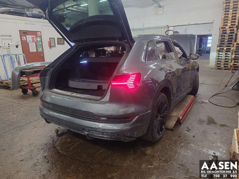 Audi e-tron 2018-->> , Motorkode: EAS|EAW, Girkassekode: 