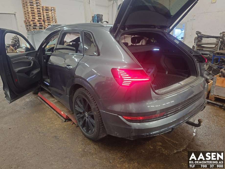 Audi e-tron 2018-->> , Motorkode: EAS|EAW, Girkassekode: 