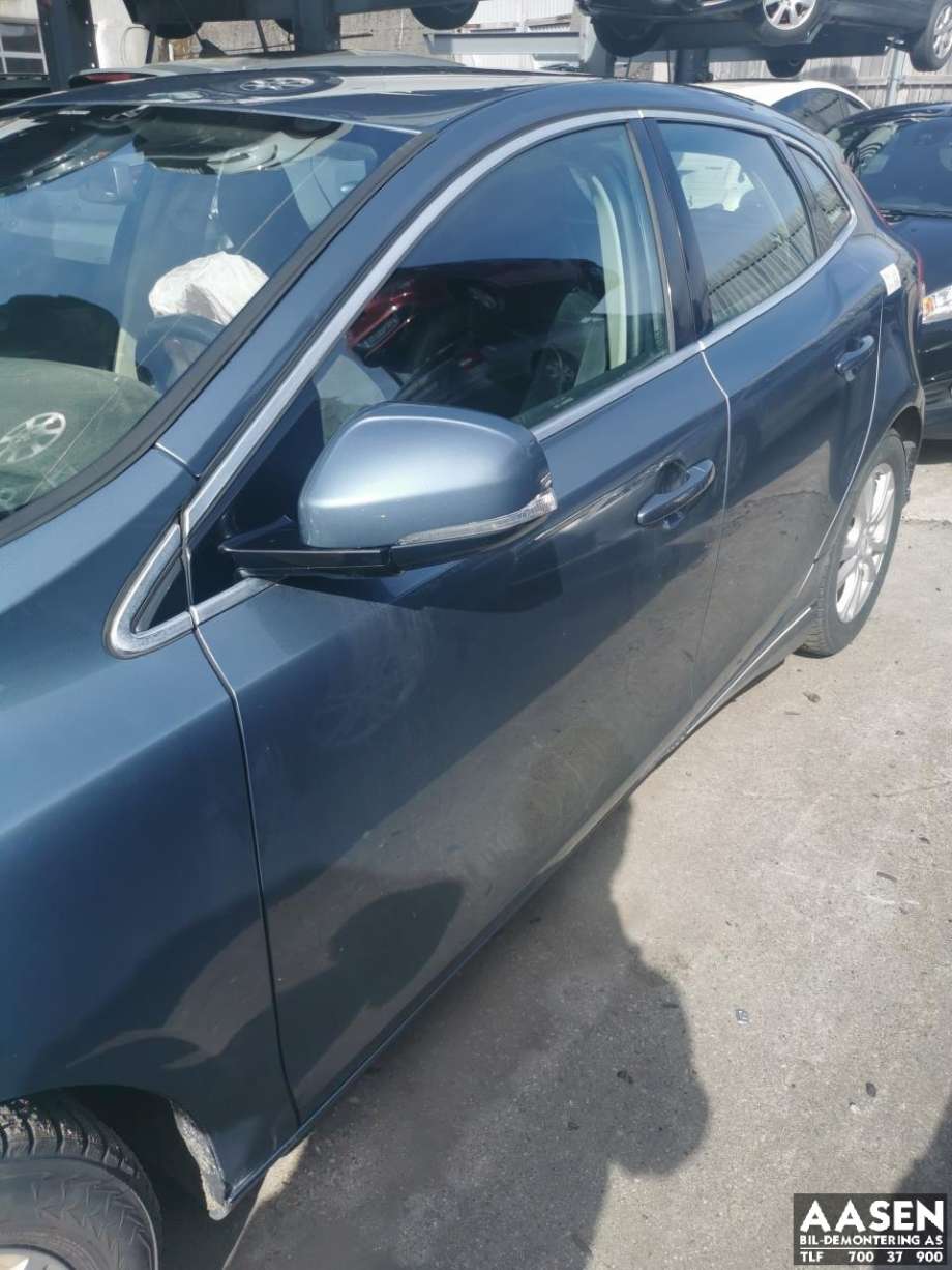 Volvo V40 2012-2019 , Motorkode: D4162T, Girkassekode: 