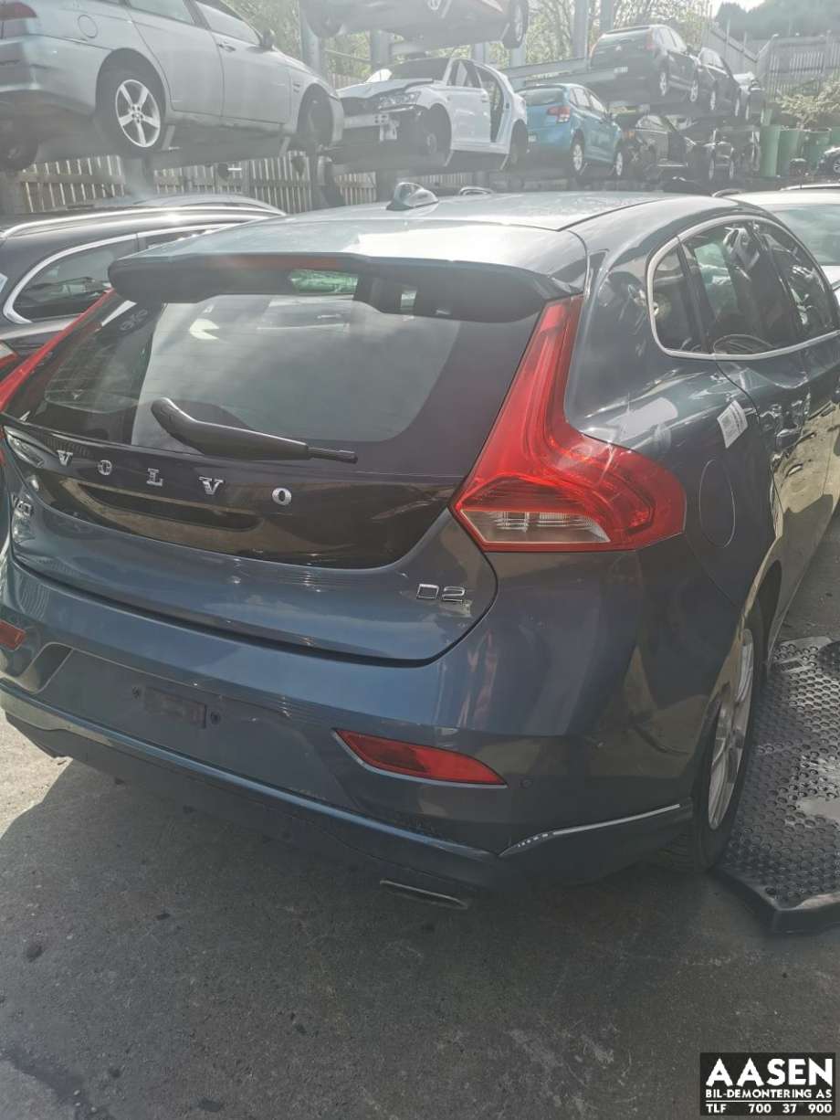 Volvo V40 2012-2019 , Motorkode: D4162T, Girkassekode: 