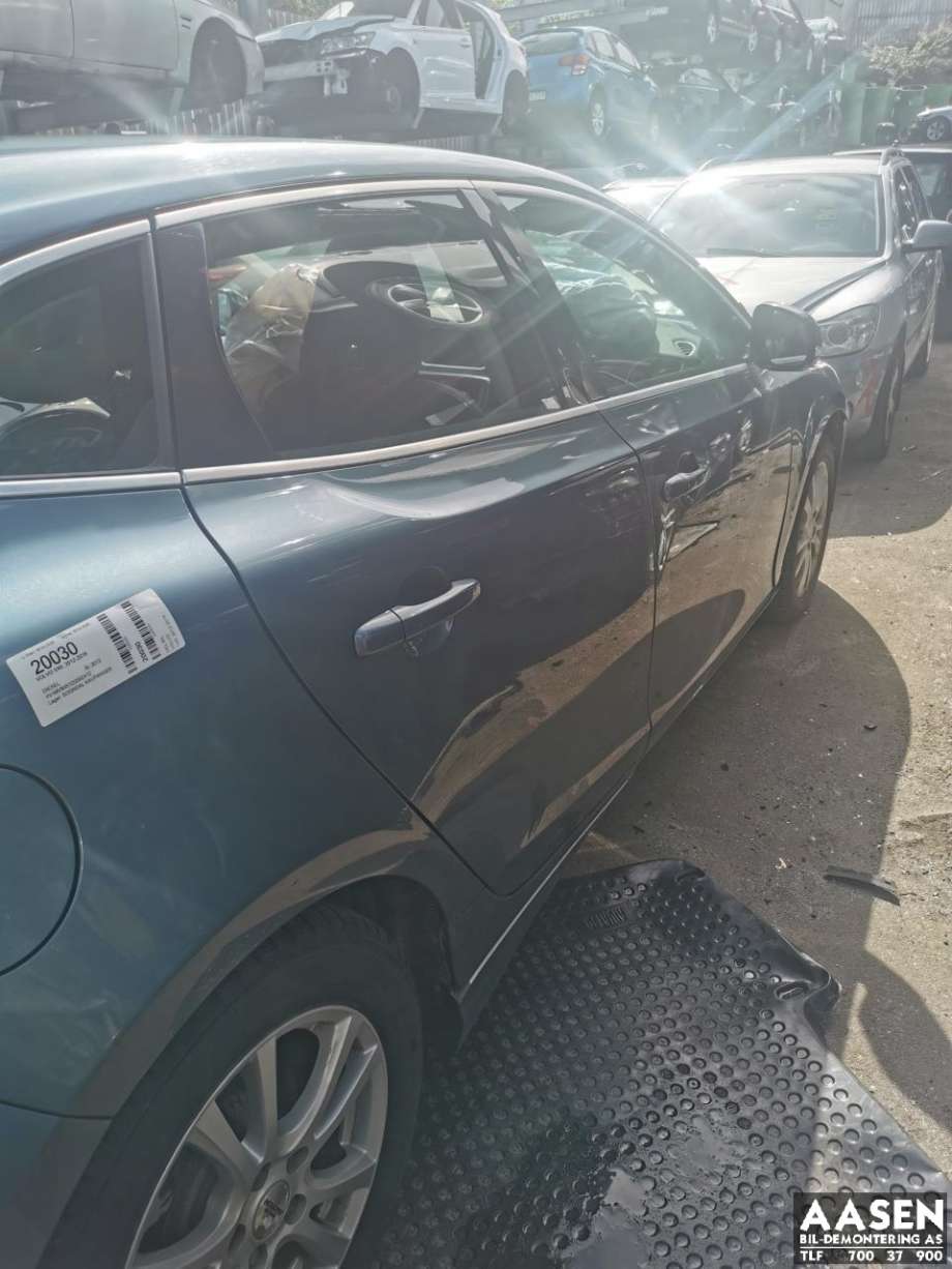 Volvo V40 2012-2019 , Motorkode: D4162T, Girkassekode: 