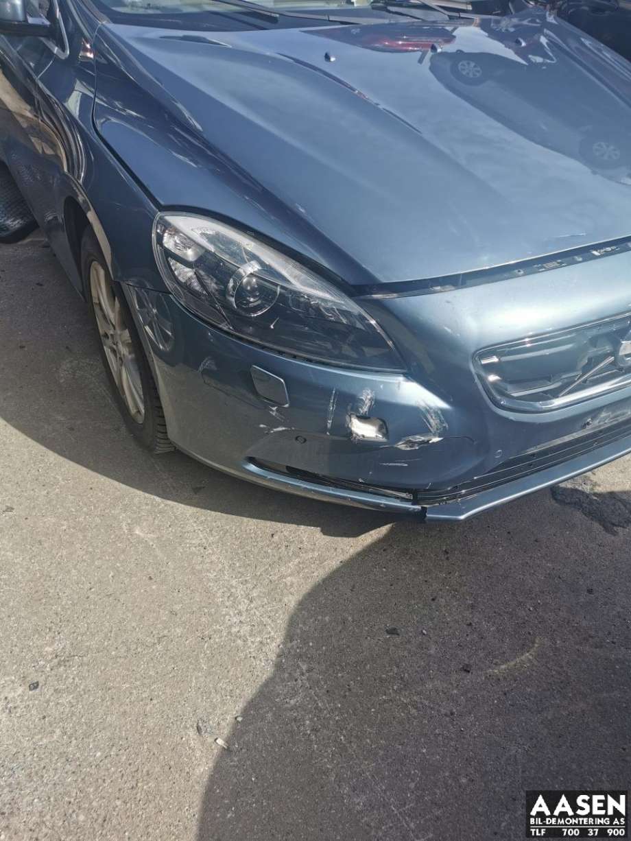 Volvo V40 2012-2019 , Motorkode: D4162T, Girkassekode: 